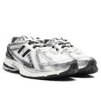 1906R - Silver Metallic/Black/Sea Salt