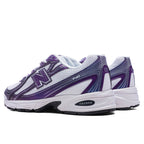 740 - Concord Grape/White/Phantom