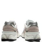 9060 - Mindful Grey/Dark Olivine