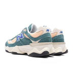 9060 (GS) - New Spruce/Peach Blossom/Team Royal