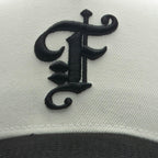 Feature x New Era 59FORTY Curved A-Frame Fitted Old English F - Chrome/Black