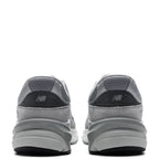 990v6 Big Kids (GS) - Grey