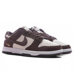 Women's Dunk Low SE - Light Orewood Brown/Baroque Brown/White