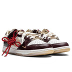 Women's Dunk Low Year Of The Snake - Sail/Team Gold Sail/Burgundy Crush